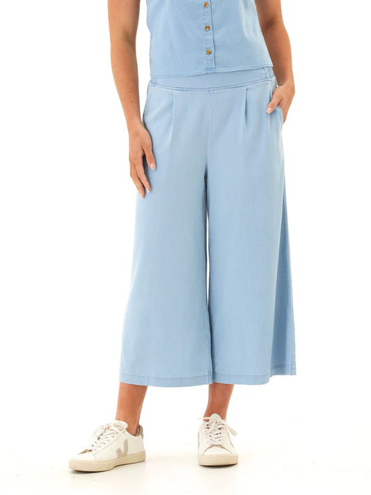 Threads 4 Thought-Women's Alora Stretch Chambray Capri Pant